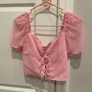 pink top